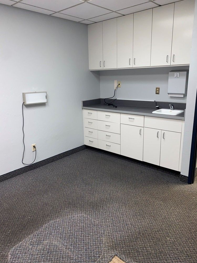 ±1,770 SF General Office Space Available on Shaw Ave: 1275 W Shaw Avenue, Fresno, CA 93711